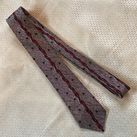 Vintage Manhattan Shirt Co., Men’s Skinny Tie -black, red and white - Picture 4 of 6